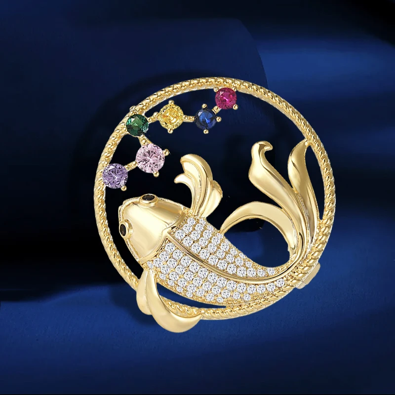 Мужская брошь в китайском стиле с цирконием и золотой рыбкой элегантная