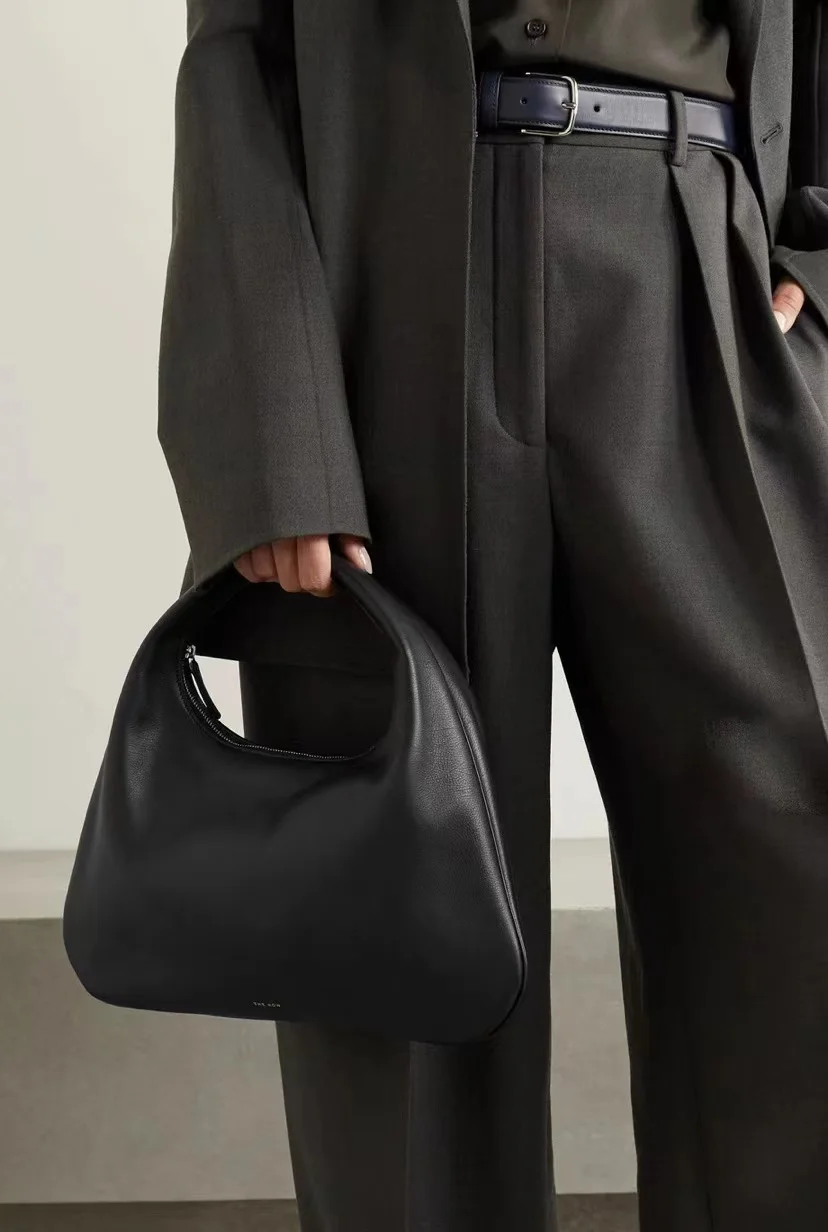 

Everyday 2022 Woman Black Texture THE Cowhide Row Medium Size Lcu Single Shoulder Bag