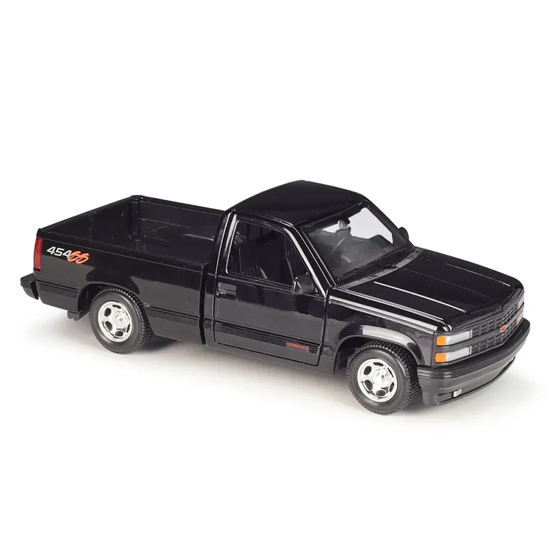 Модель автомобиля Maisto из металлического сплава для Chevrolet 1993 SS 1:24 454