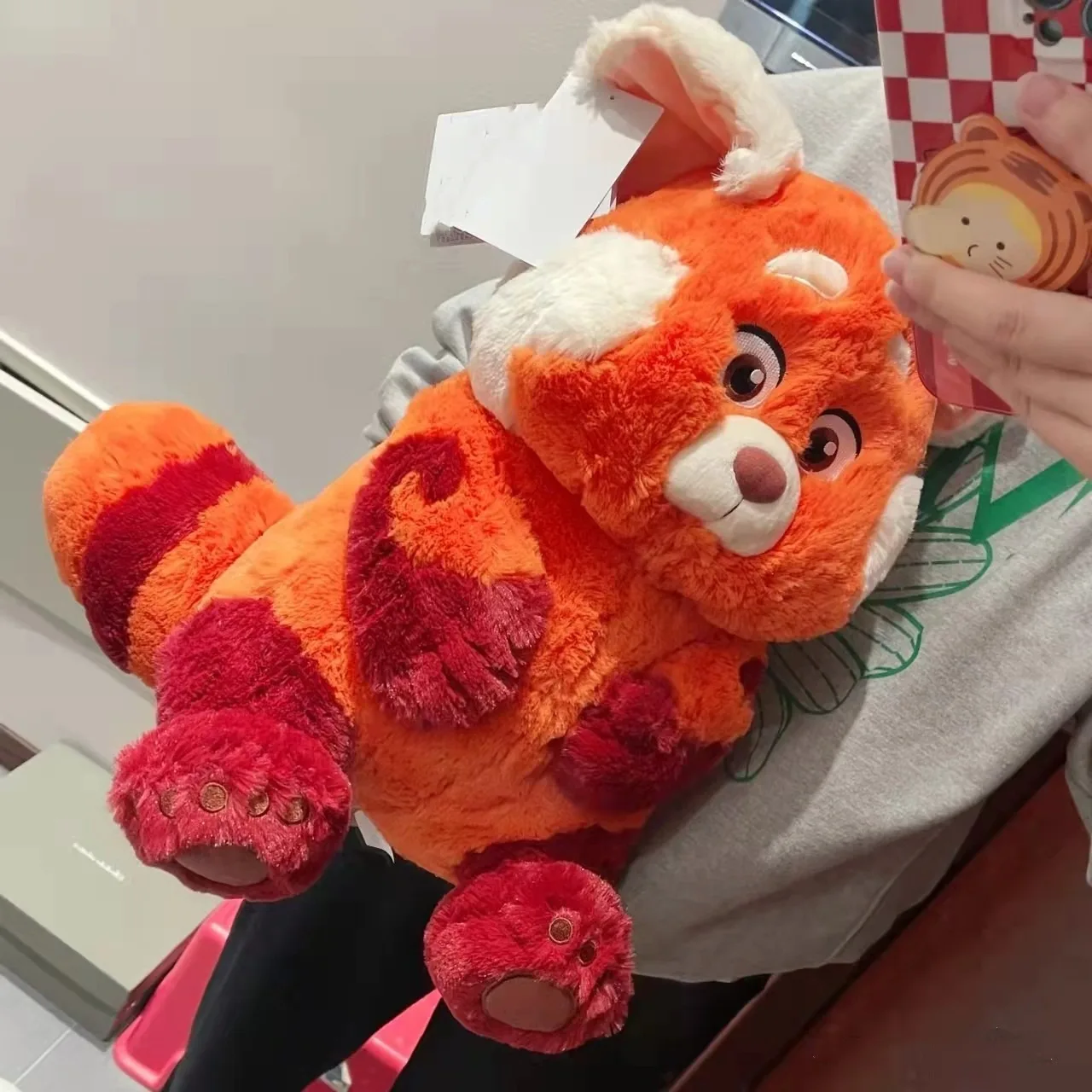 

Новая молодежная плюшевая игрушка с изображением Красной панды, енота, мультяшная анимационная игрушка, эухаристический подарок для мальч...