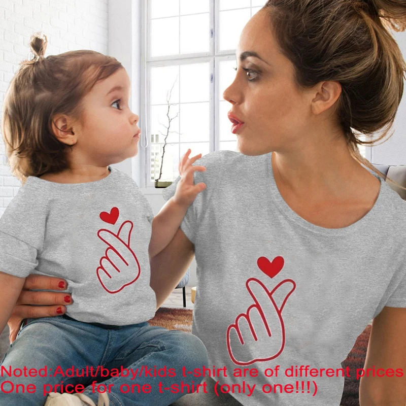 

One Piece Family Look Cotton T-shirt Mother Father and Baby Matching Clothes Family Matching Outfits Look Mommy and Me Shirt