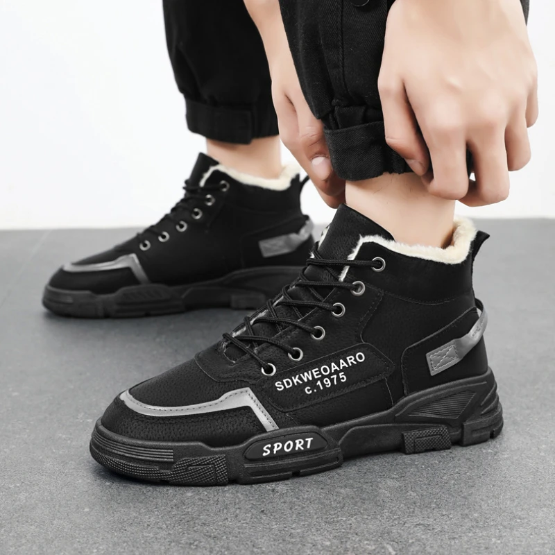 Мужские ботинки 2024 зимние новые плюшевые рабочие на толстой подошве со шнуровкой