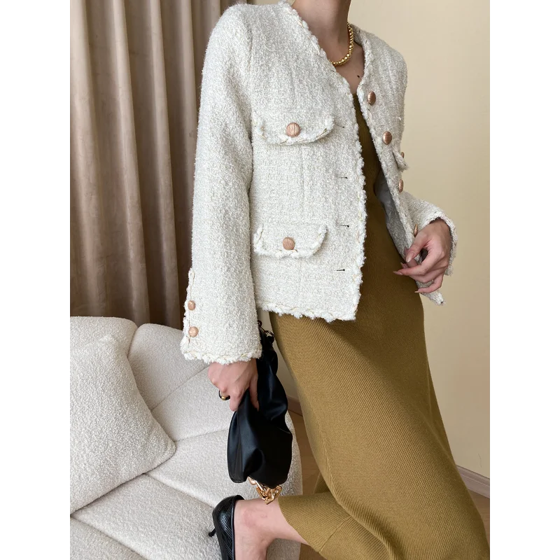 Рисунок 4 - Женская куртка с круглым вырезом