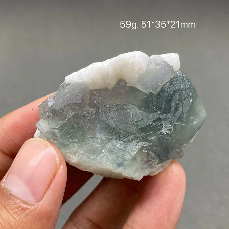 

TEGSTGKW Фиолетовый флюорит, зеленый флюорит и симбиотический кристалл свечи