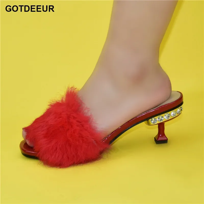 

Latest Italian Women Shoes Fluffy Real Fox Fur Slides Furry Sandals Soft Plush Shoes Ladies Cute Fuzzy Fur African Party Pumps