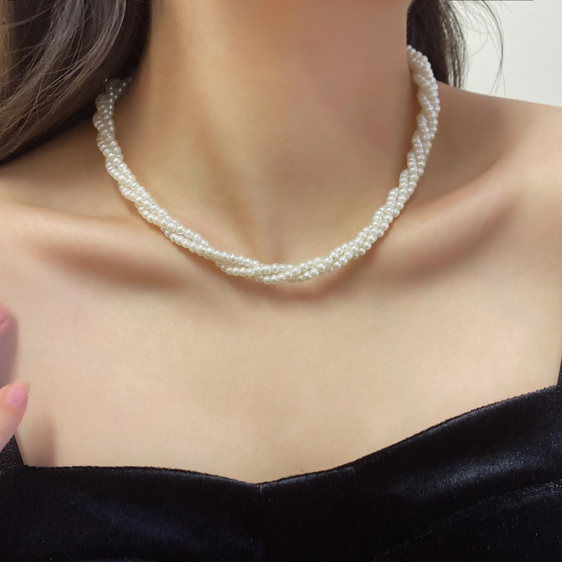

2022 Luxury Pearl Choker Necklace Vintage Statement Wedding Neck Jewelry for Women Party Decoration Accessories