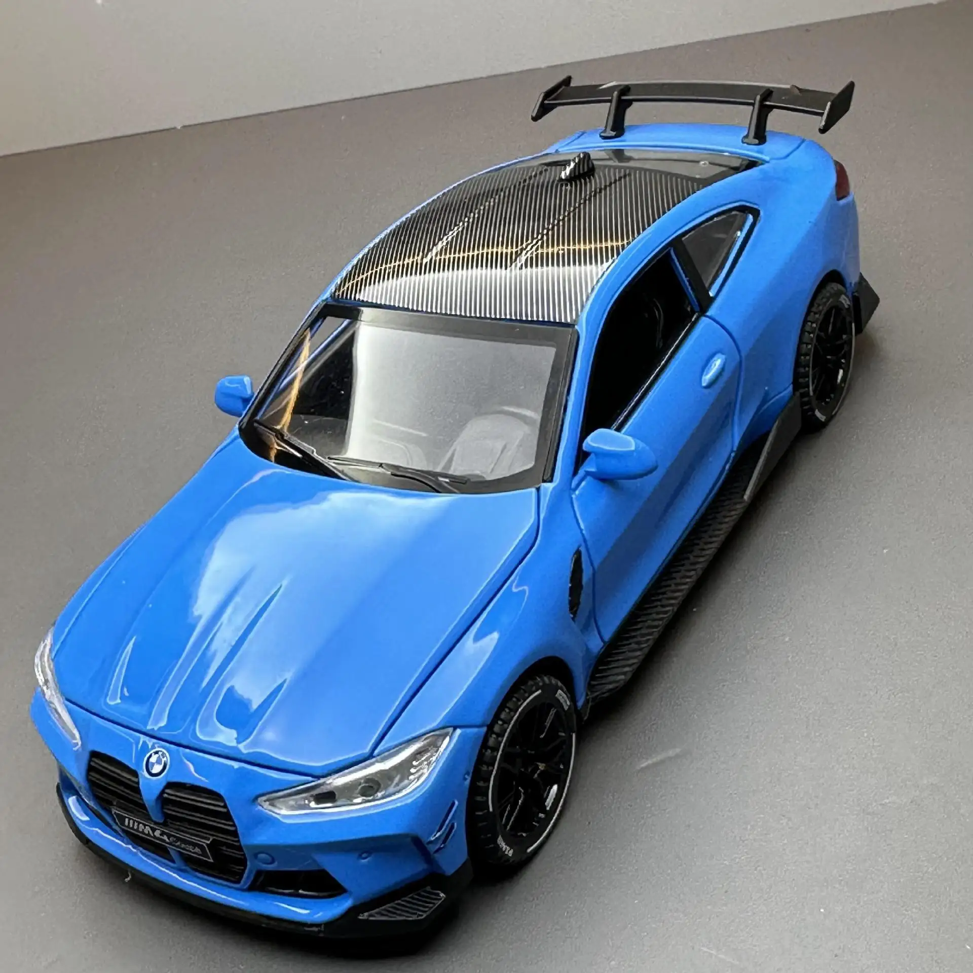 1:32 BMW M4 модель спортивного автомобиля из сплава Литые и игрушечные автомобили