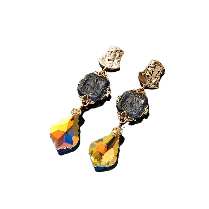 Рисунок 5 - Винтажные висячие серьги из натурального камня