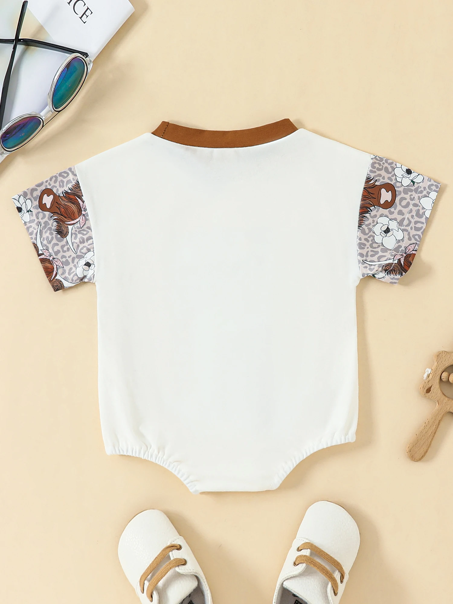 

Милый детский комбинезон в стиле унисекс с рисунком коровы и короткими рукавами, идеально подходит для маленьких мальчиков и девочек