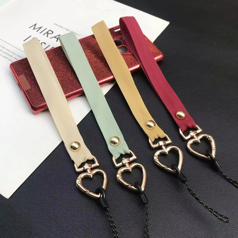 Новый модный ремешок для телефона в форме сердца женщин на запястье защиты от