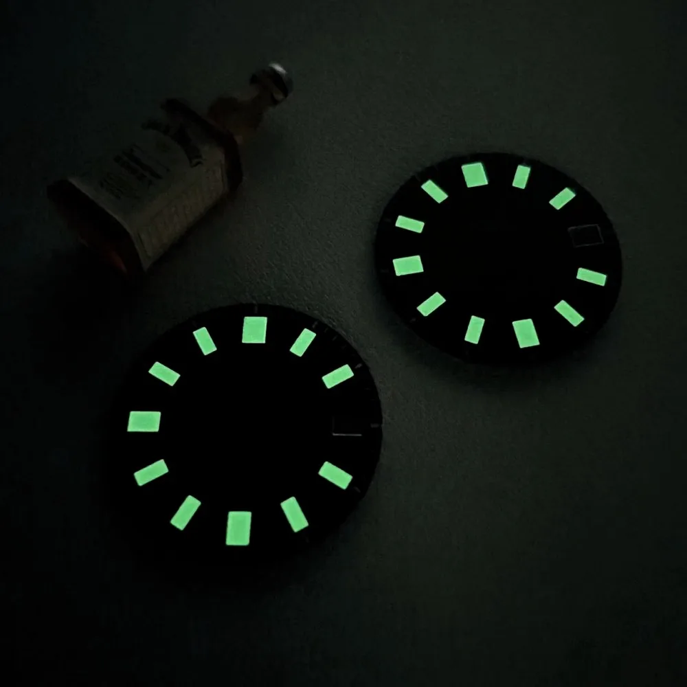 New matte dial suitable for movement nh35 modified white literal automatic mechanical surface strong green luminous 28.5mm