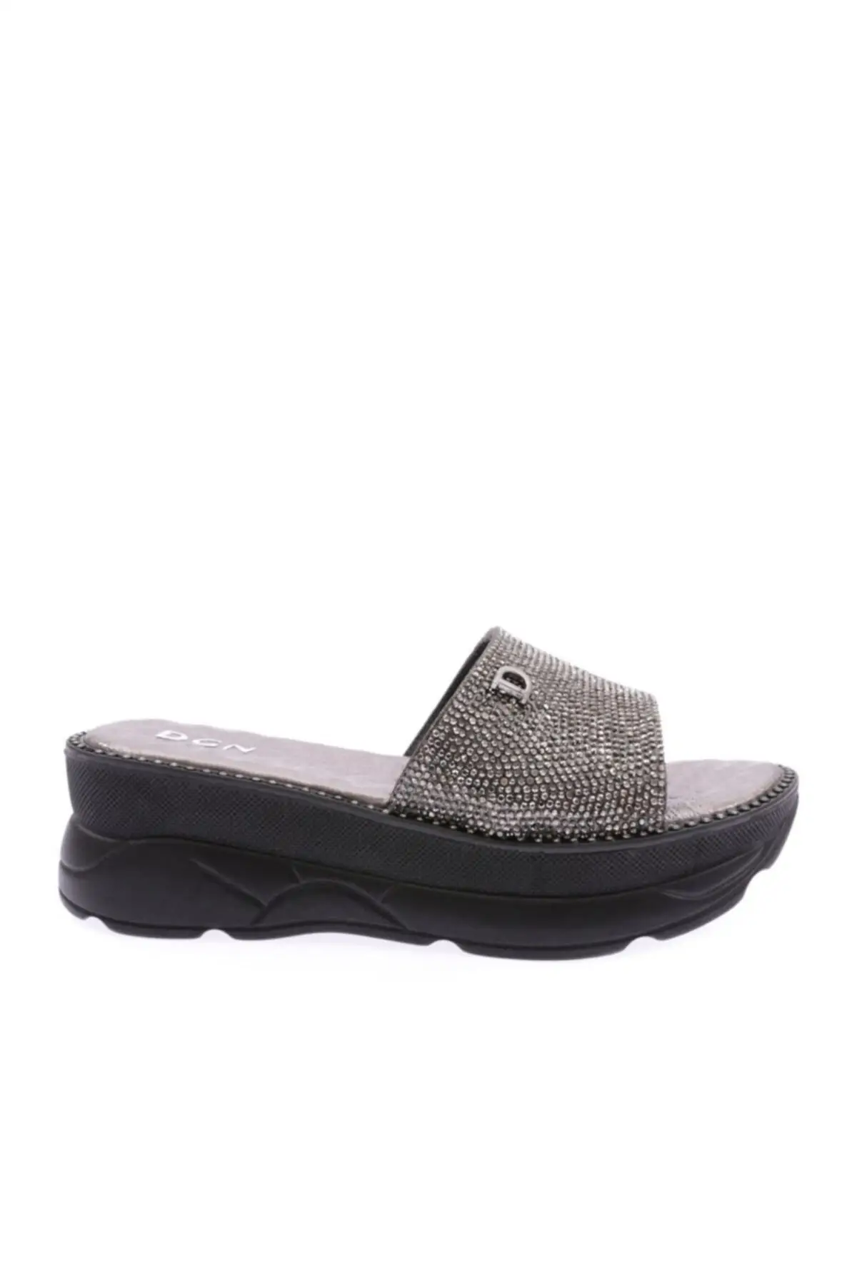 

730 women Silver stone thick sole slippers