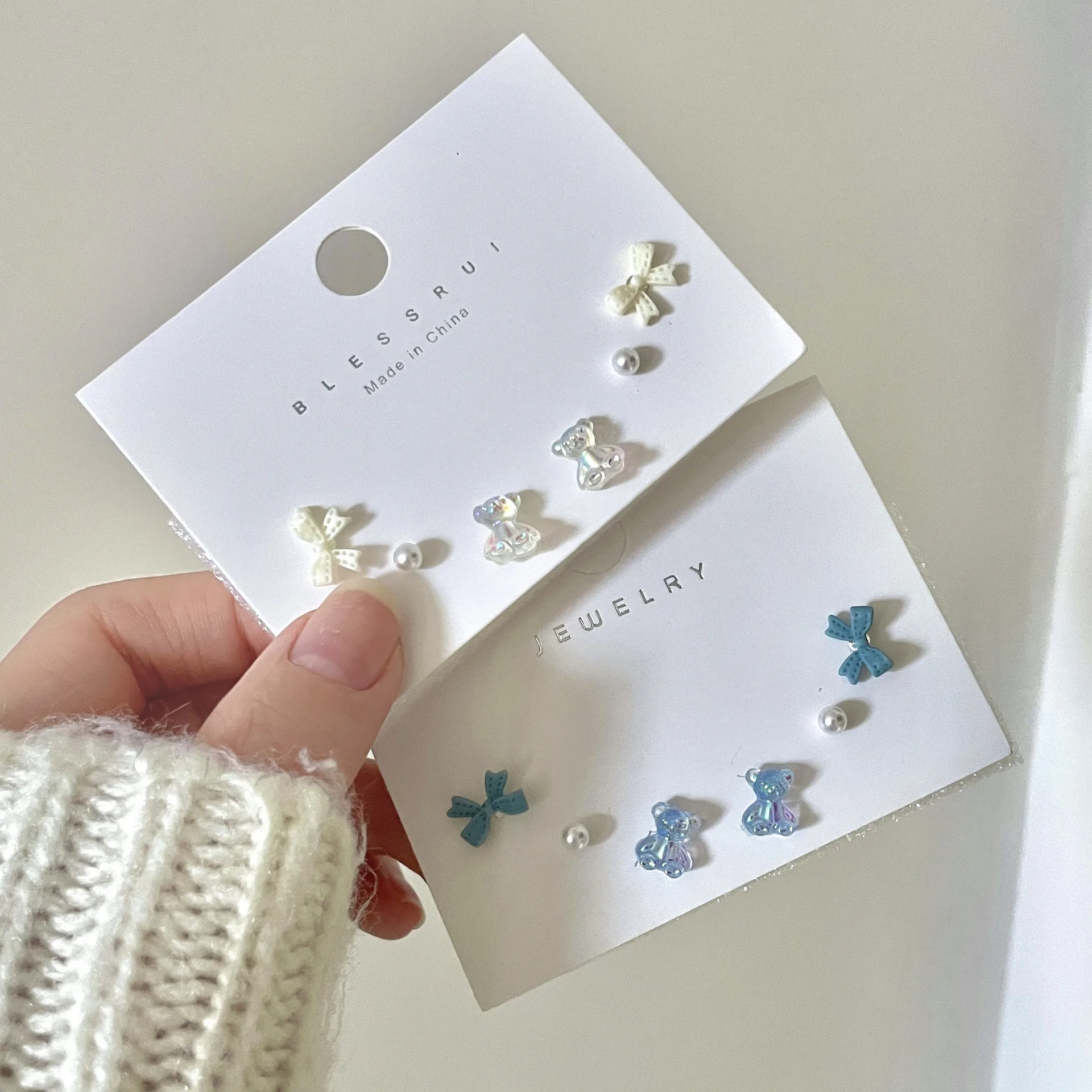 

Cute Bear Bow Earrings Female Small and Simple Ear Pierced Earrings Combination Set 925 Silver Needle High-end Ear Jewelry