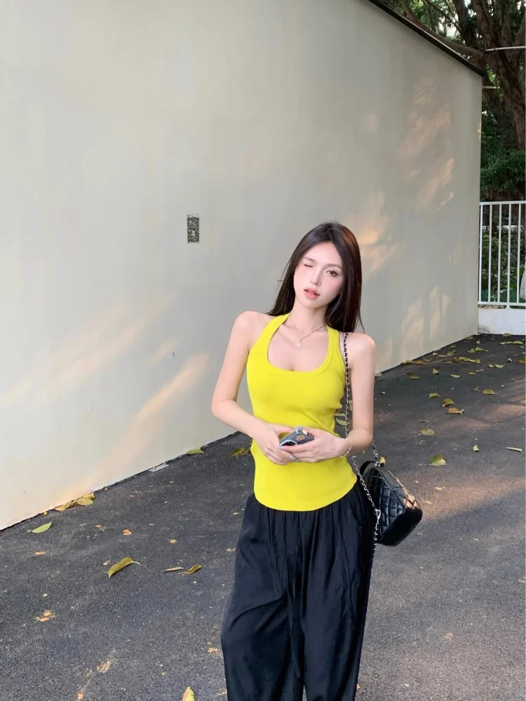 Женский трикотажный топ с открытыми плечами без рукавов