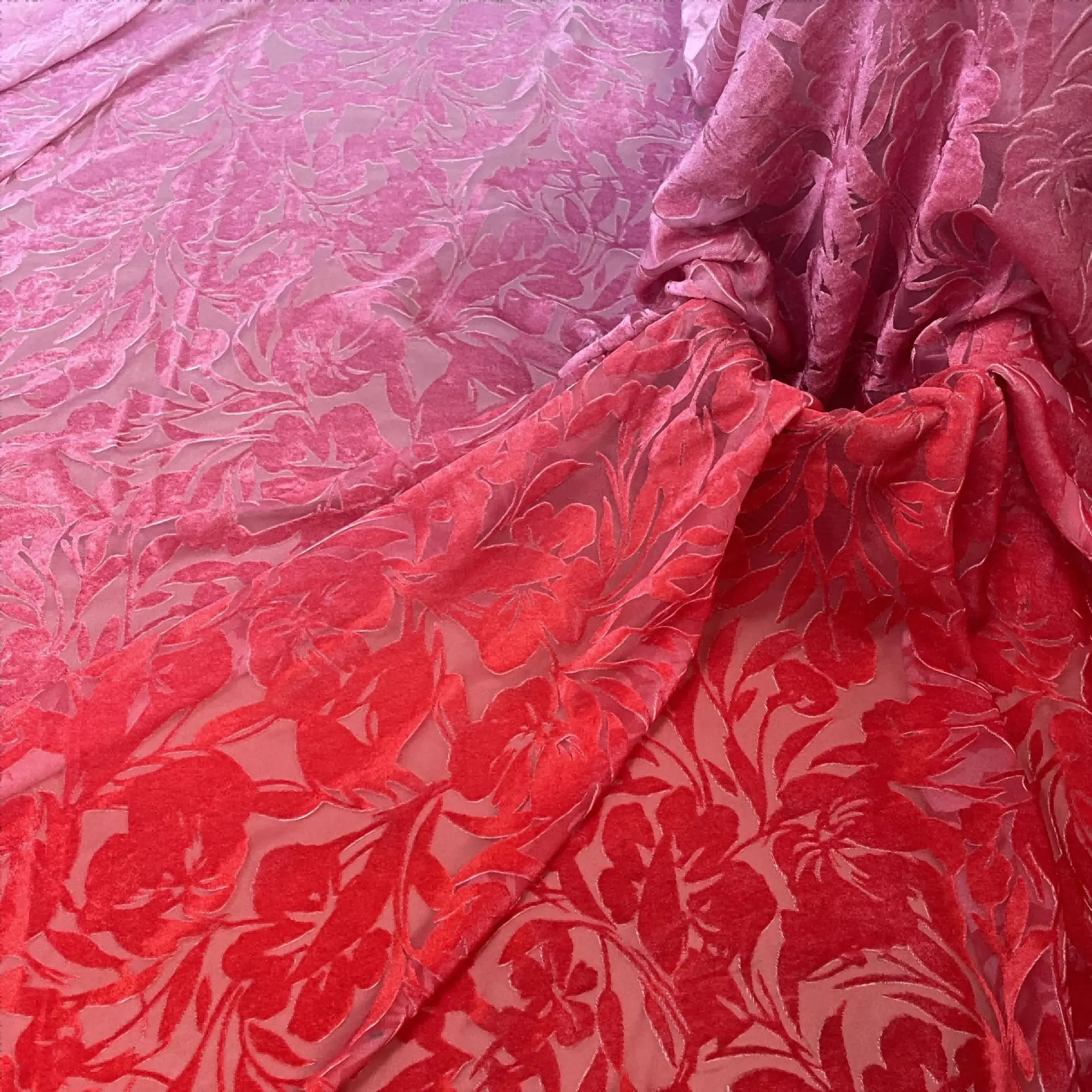 Шелковый материал для одежды с градиентом тканая бархатная ткань и Cheongsam