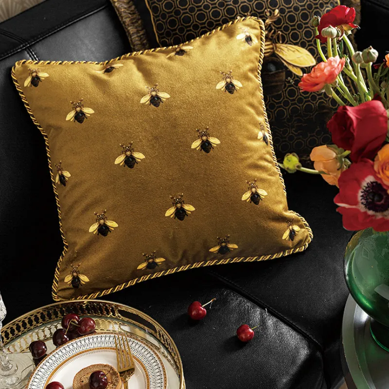 

European Luxury Art Gold Yellow Bee Print Velvet Soft Coussin Sofa Chair Cushion Home Decor Cushion Cover Decorative Pillow Case