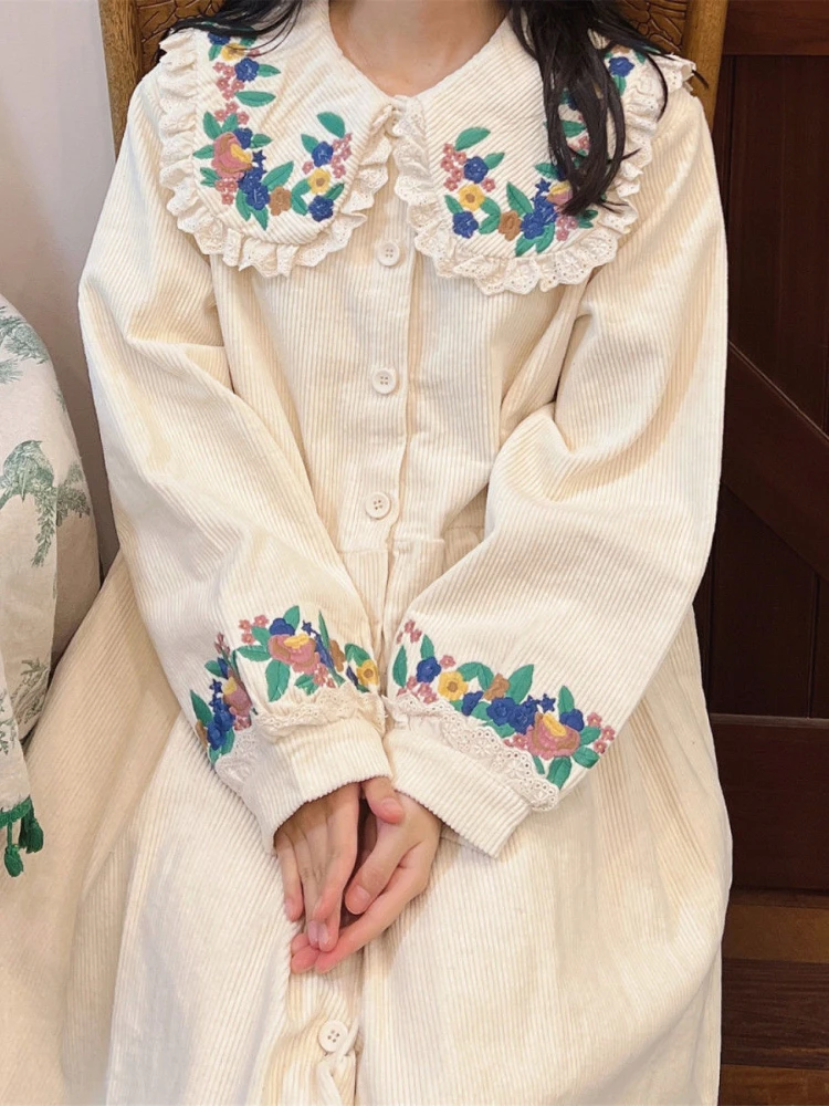 

Летнее платье в стиле девушки Мори Лолита, женское винтажное вельветовое платье с воротником «Питер Пэн» и цветочной вышивкой, милое свободное Повседневное платье