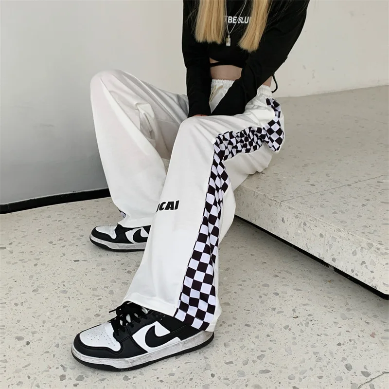 Рисунок 6 - Брюки женские с широкими штанинами