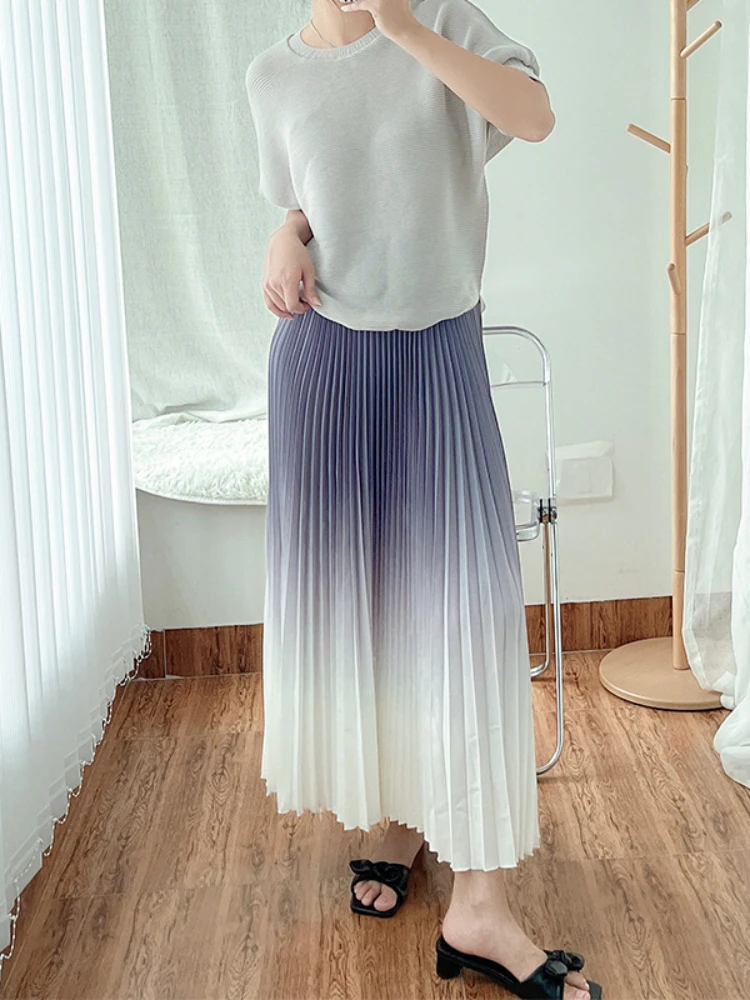 

2022 Autumn New High Waist Pleated Women Skirt High Quality Fashion Gradient Color A-Line Half Dress Mid-Calf A-LINE