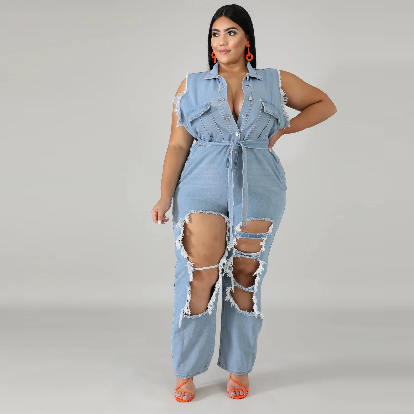 Рисунок 3 - Женский джинсовый комбинезон