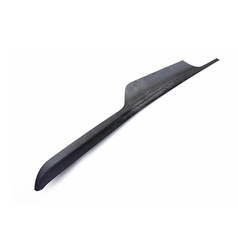 Добавьте стильные внутренние чехлы из настоящего углеродного волокна отделка