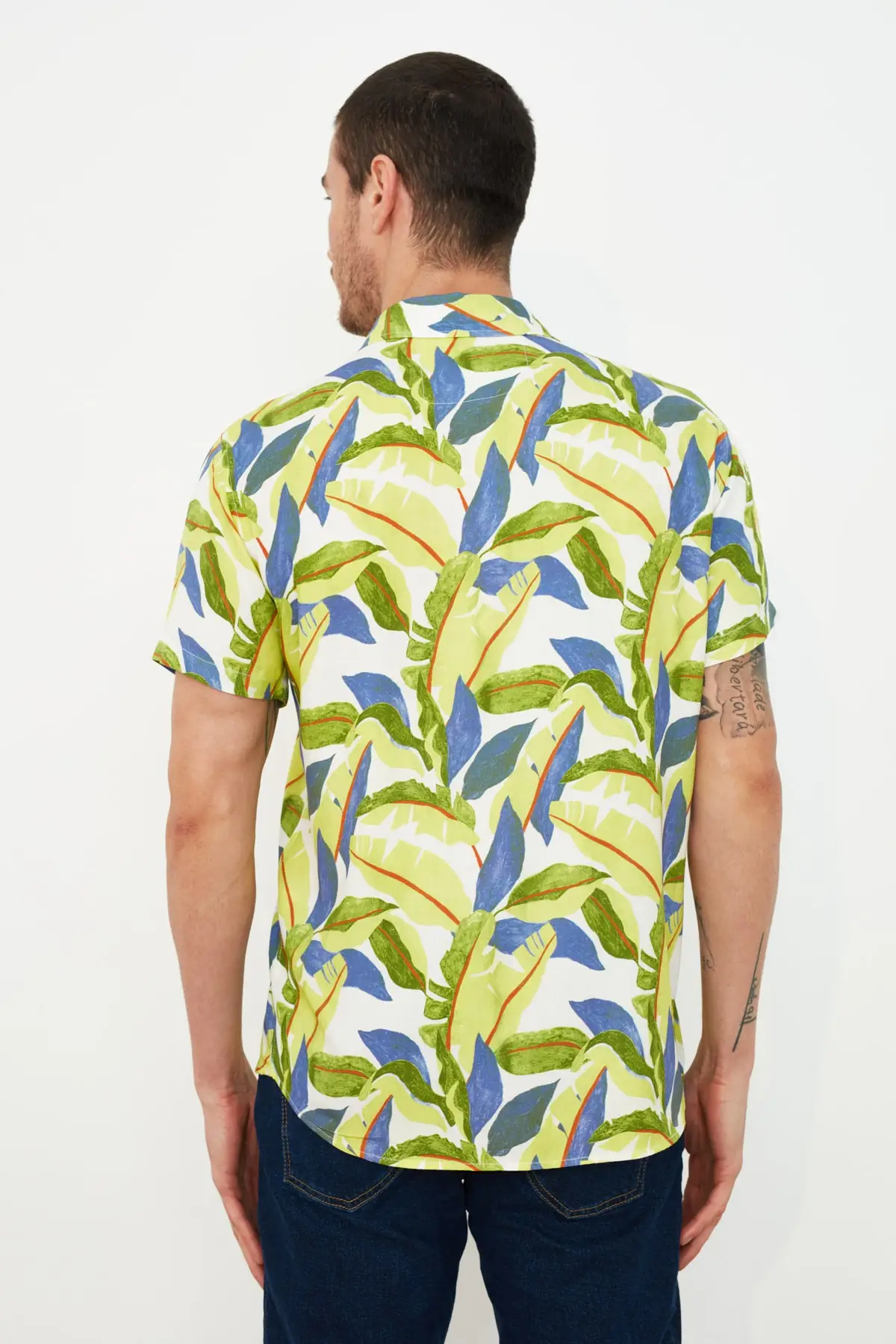 

Trendyol Men 'S Regular Fit Short Sleeve Shirt Collar Tropic Shirt TMNSS21GO0960