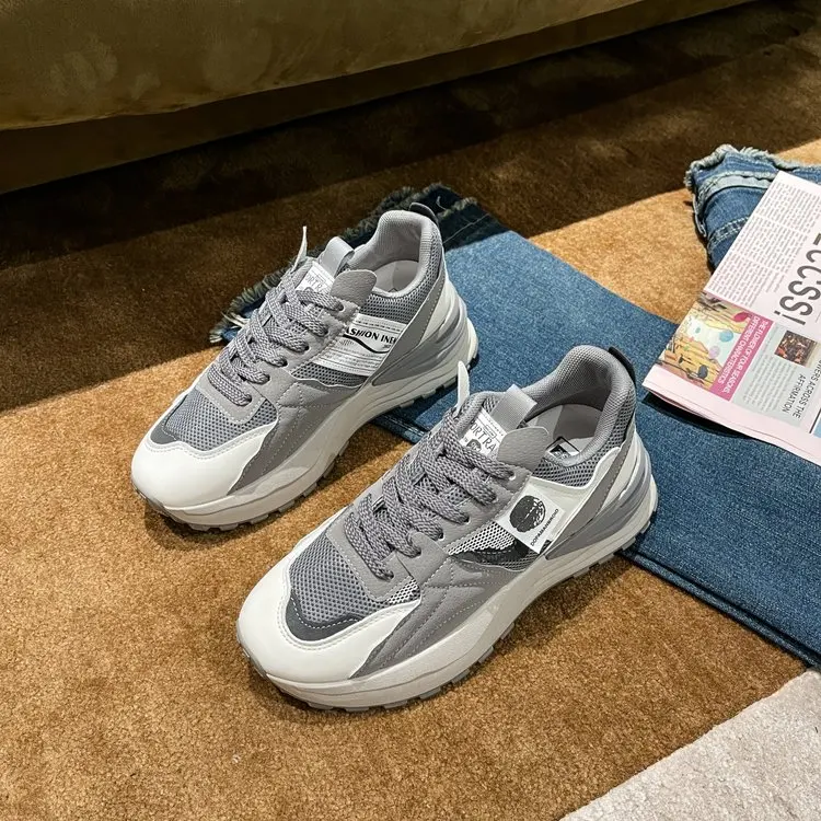 In the spring of 2023, the new single-shoe women's shoes PU shoes with round heels.