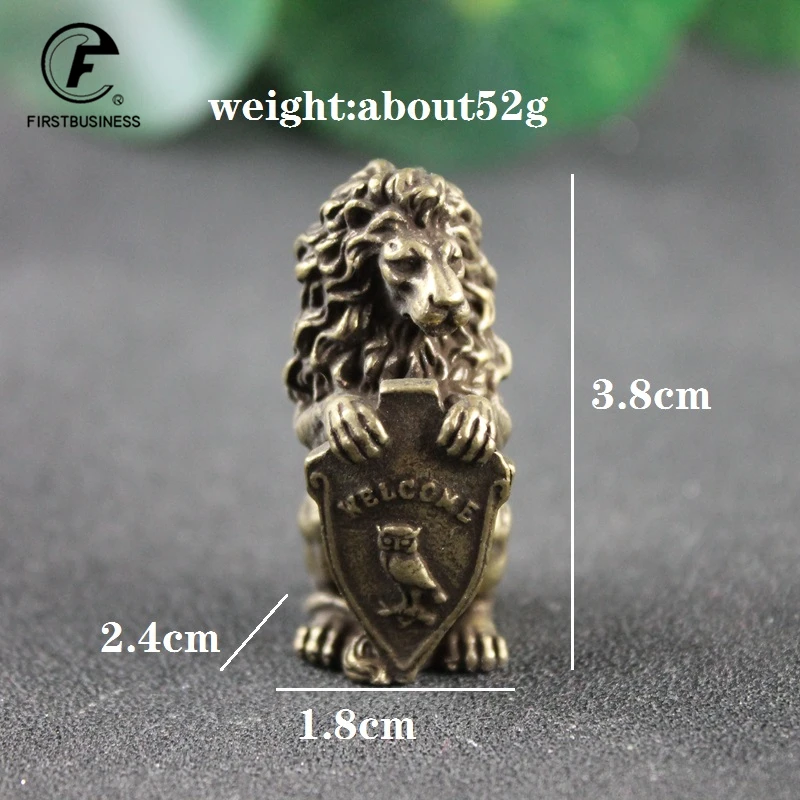 Фото Античная бронза Добро пожаловать Shiled Lion статуя короля домашние украшения фэн-шуй счастливый медный Лев миниатюрные фигурки украшения для стола №2
