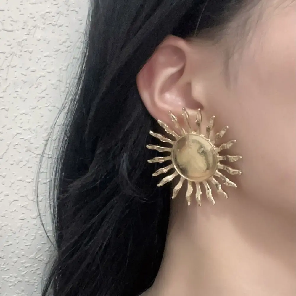 Bohemian Sunflower Pendant Necklace Light Luxury Beach Vacation Style Earrings Fashion Exaggerated Collarbone Chain