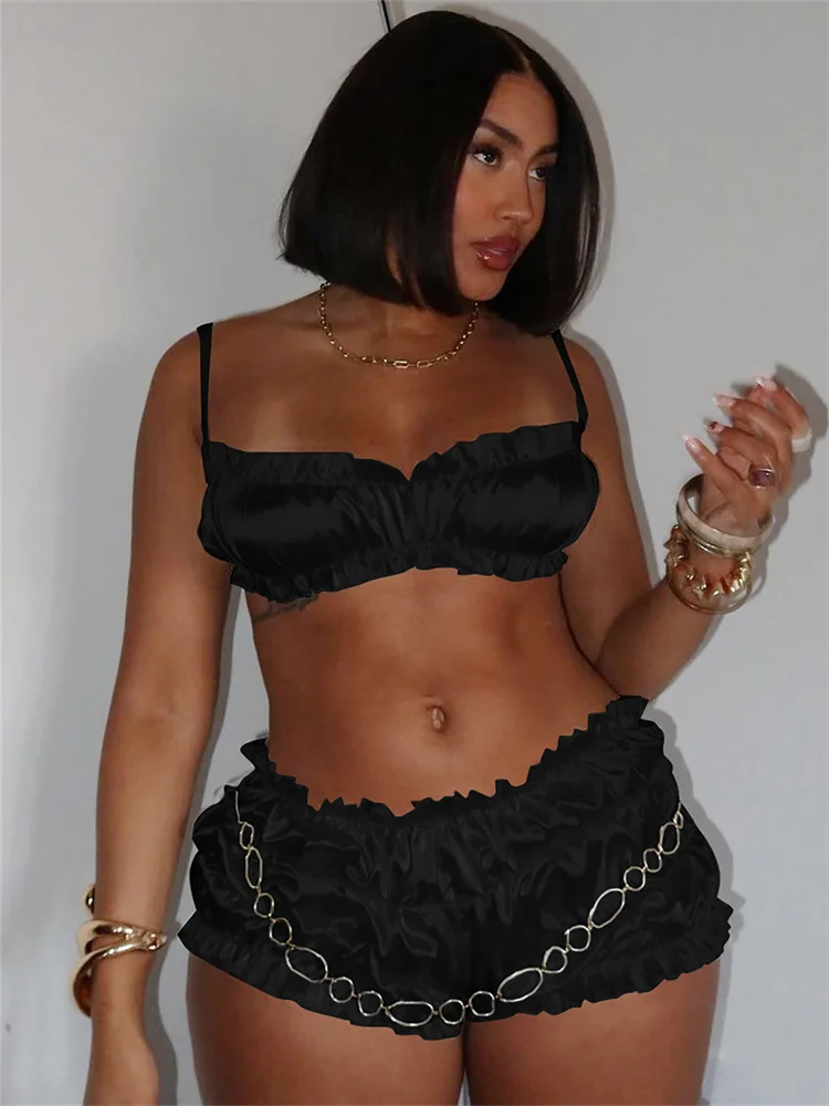 Женская летняя блузка с оборками и шортами