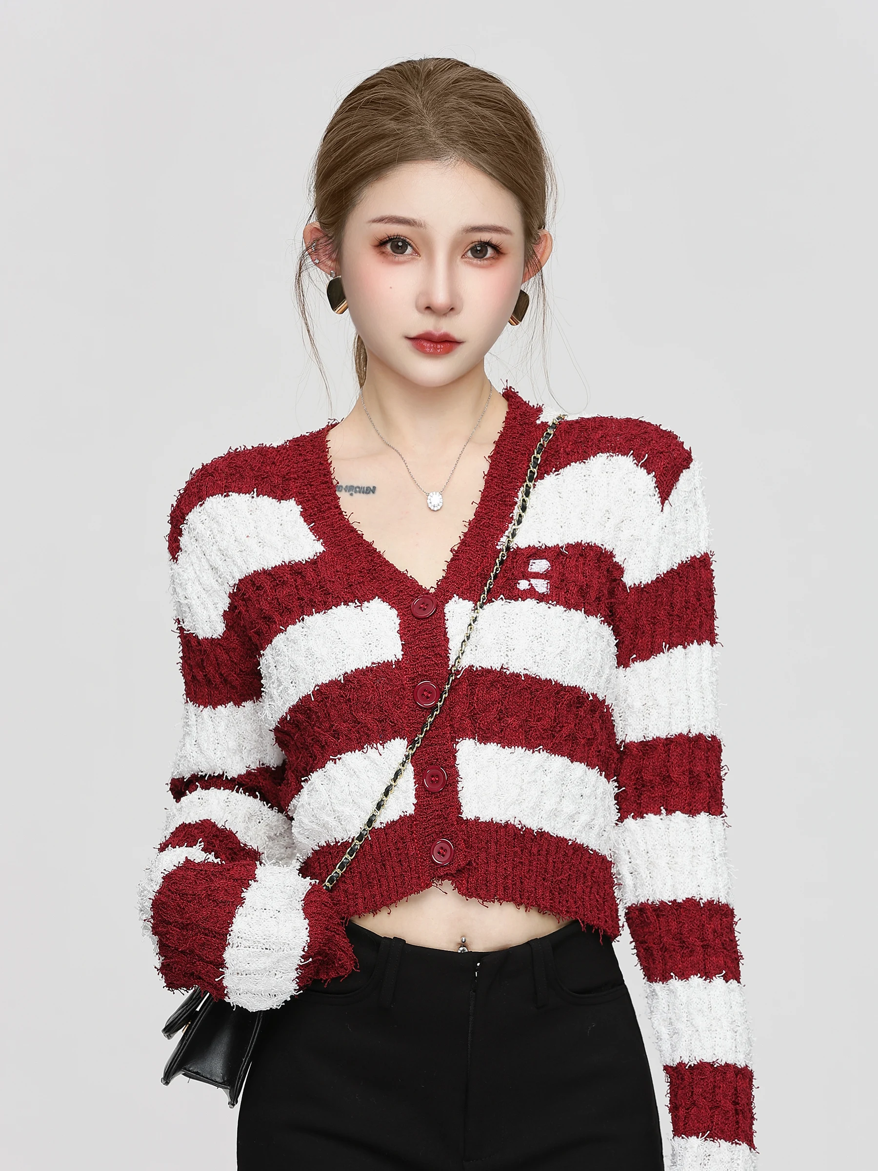 Small P Clothing Station Корейская серия Вязаный кардиган в контрастную цветную полоску с