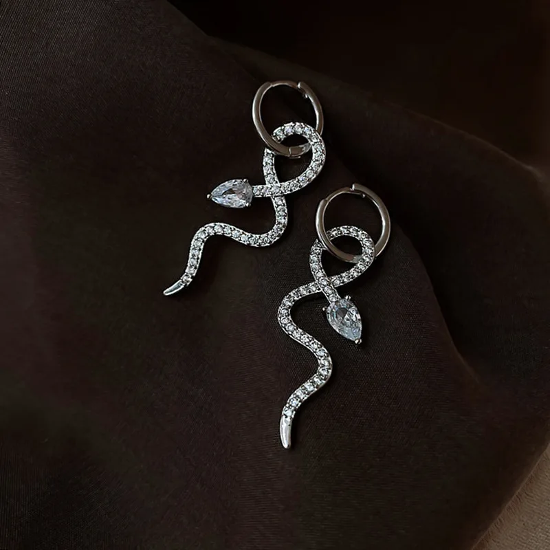 

925 Silver Needle 2022 Korean Simple Earrings Female ins Fashion Retro Temperament Snake shaped Earrings Cool Wind Earrings
