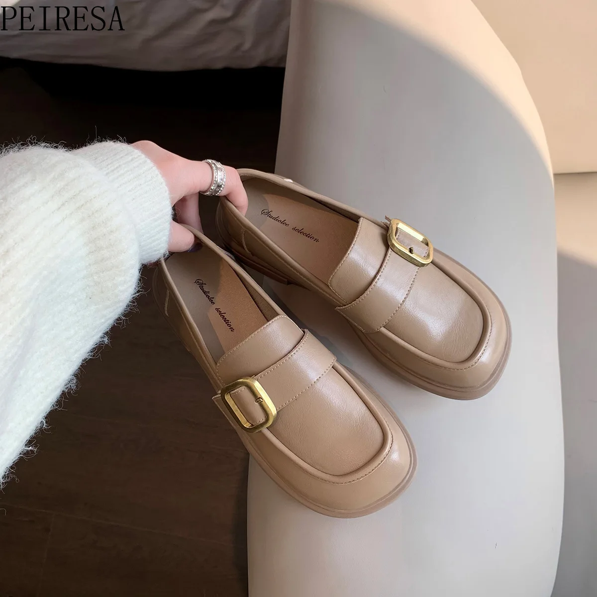 Thick-soled British Style Loafers Women's 2022 Spring New Metal Buckle Soft-soled Slip-on Small Leather Shoes