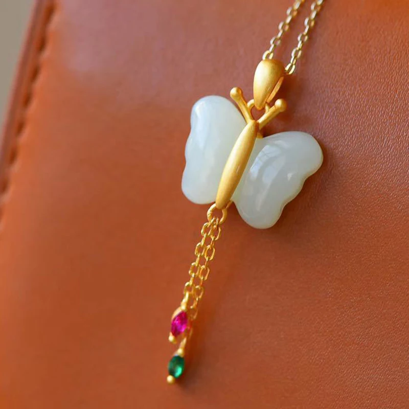 Ожерелье с бабочкой из натурального нефрита подвеской бриллианта Изысканная