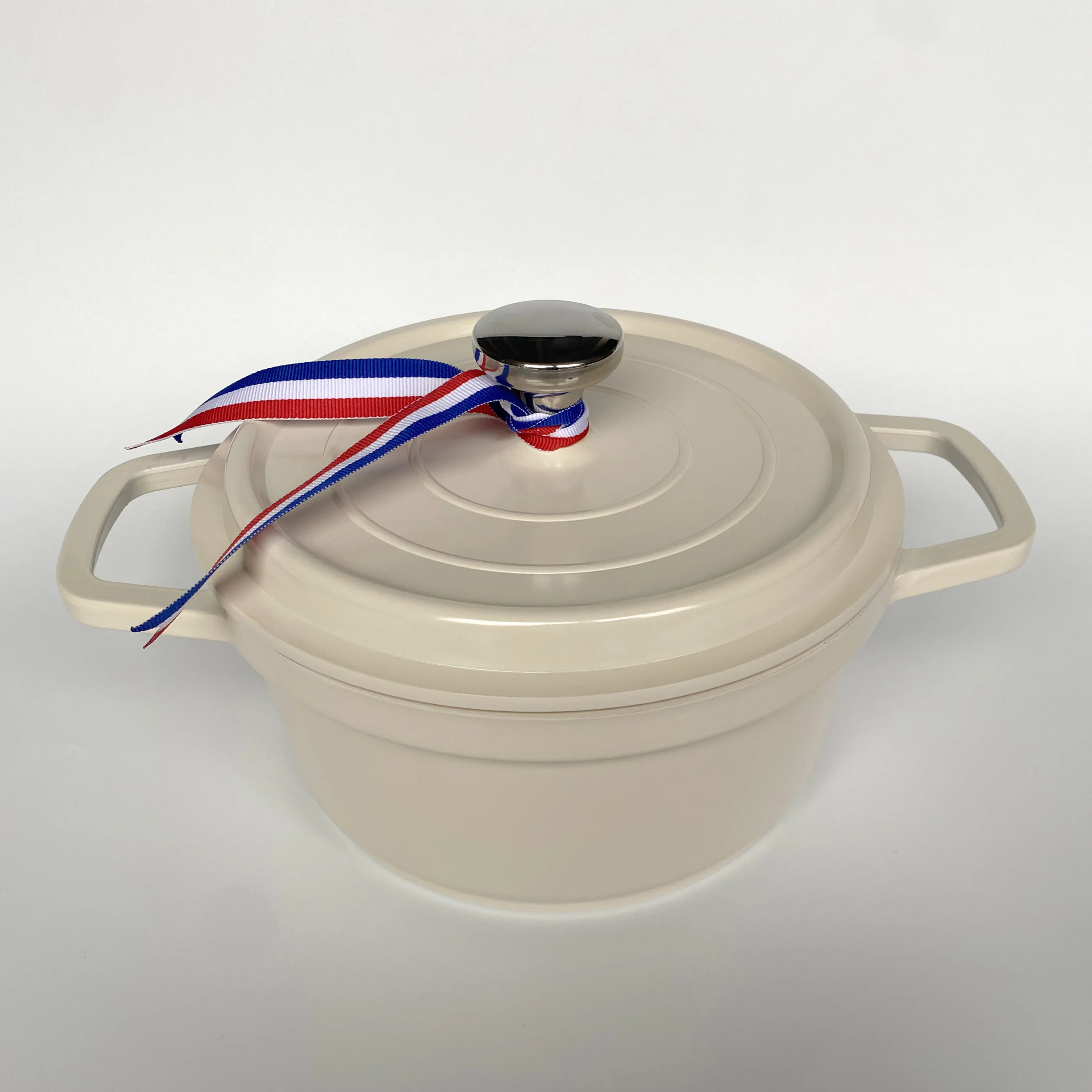 Керамическая эмалированная кастрюля с крышкой