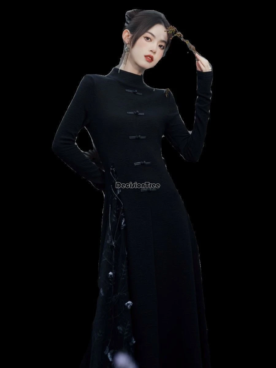 Осеннее платье с длинными рукавами