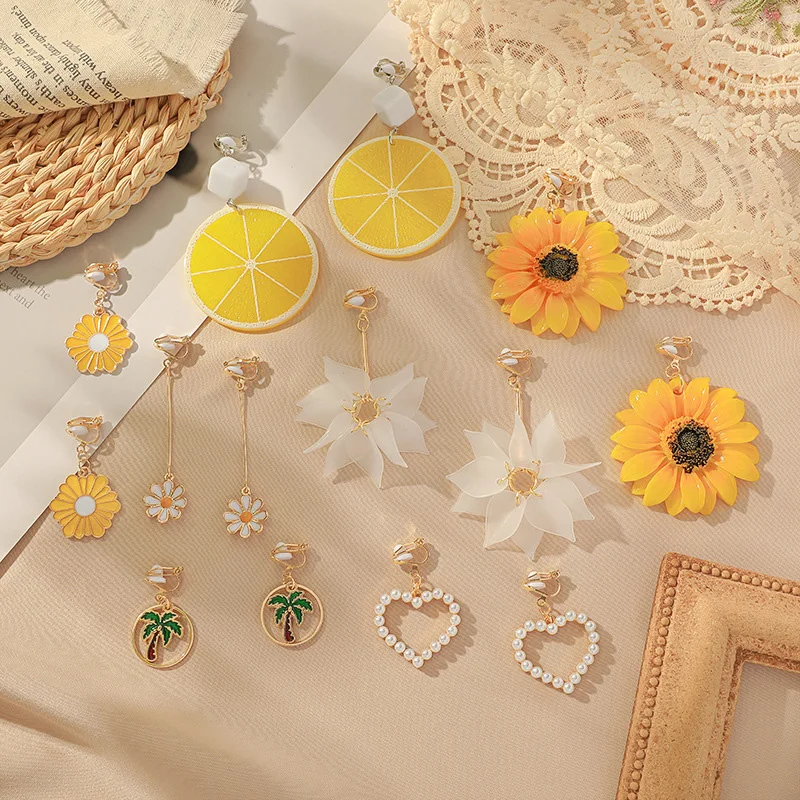 

No Pierced Cartoon Sunflower Earings For Women Fashion Big Sun Flower Statement Ear Clip Korean Studs Jewelry Best Friend Gifts
