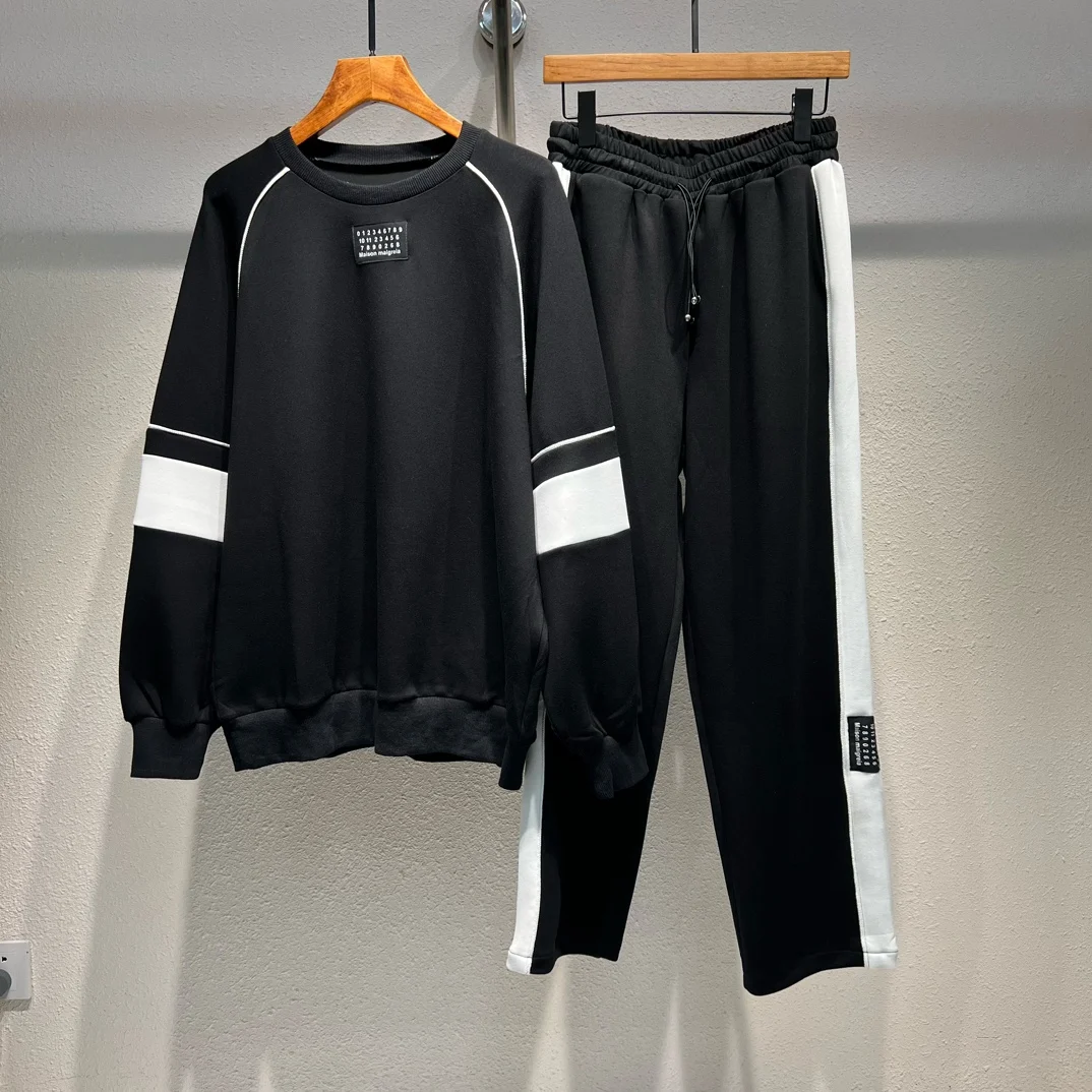 

Mm6 Margiela Casual Tracksuits For Men And Women 2023 New Arrival Back Digital Color Matching Design Sportswear Unisex Tracksuit