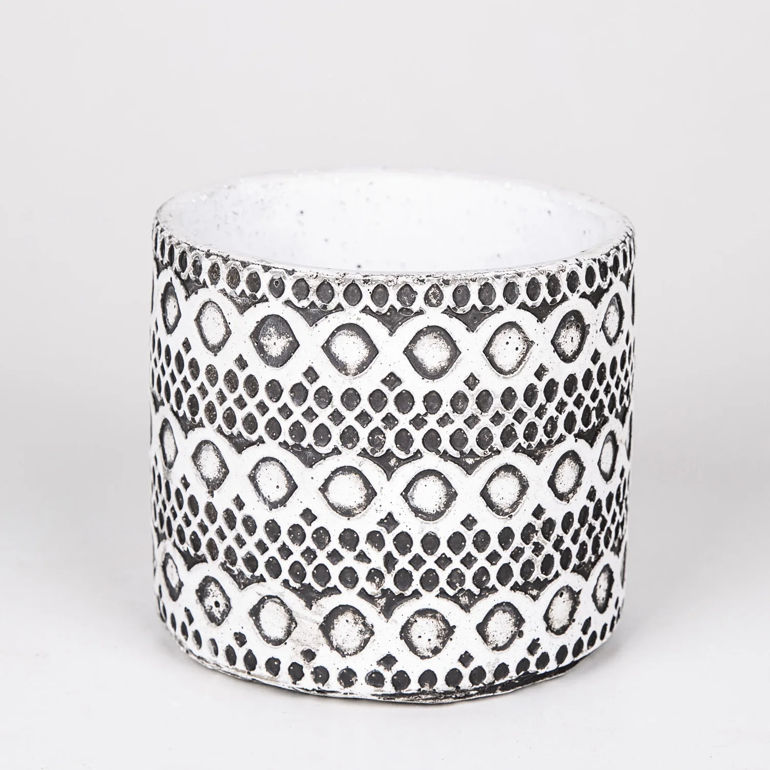 

Veramaya lace guipure pattern tumbled concrete flower pot 14x12,5 Cm