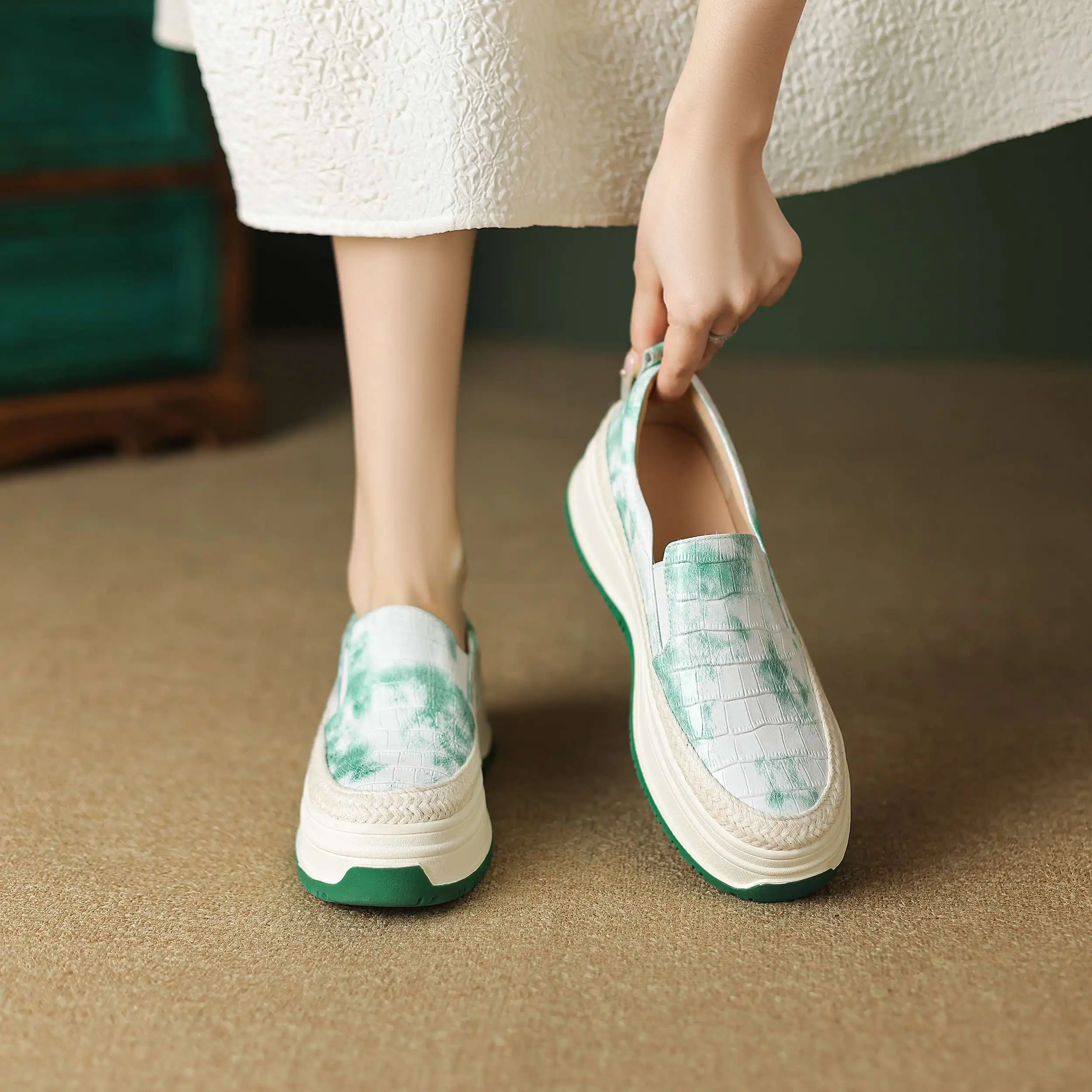 Кроссовки Lanxuryee женские на высоком каблуке Вулканизированная кожа без застежки