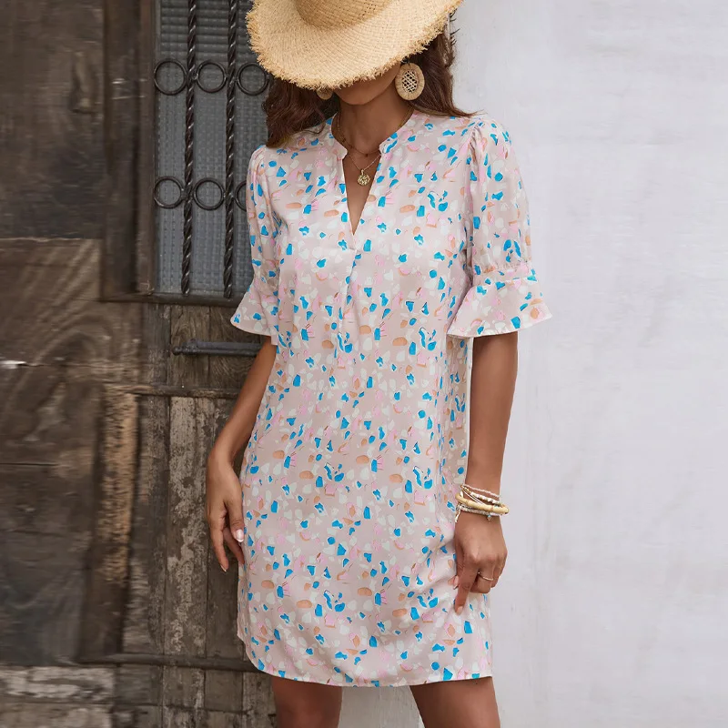 Shi Ying's summer short-sleeved print dress has a new V-neck, loose and versatile fashion, and wears a short skirt outside images - 2