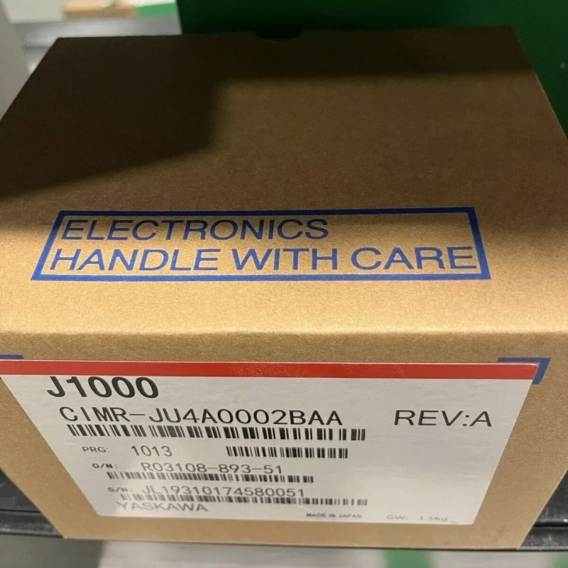 Новый инвертор CIMR-JU4A0002BAA Yaskawa гарантия 1 год на складе