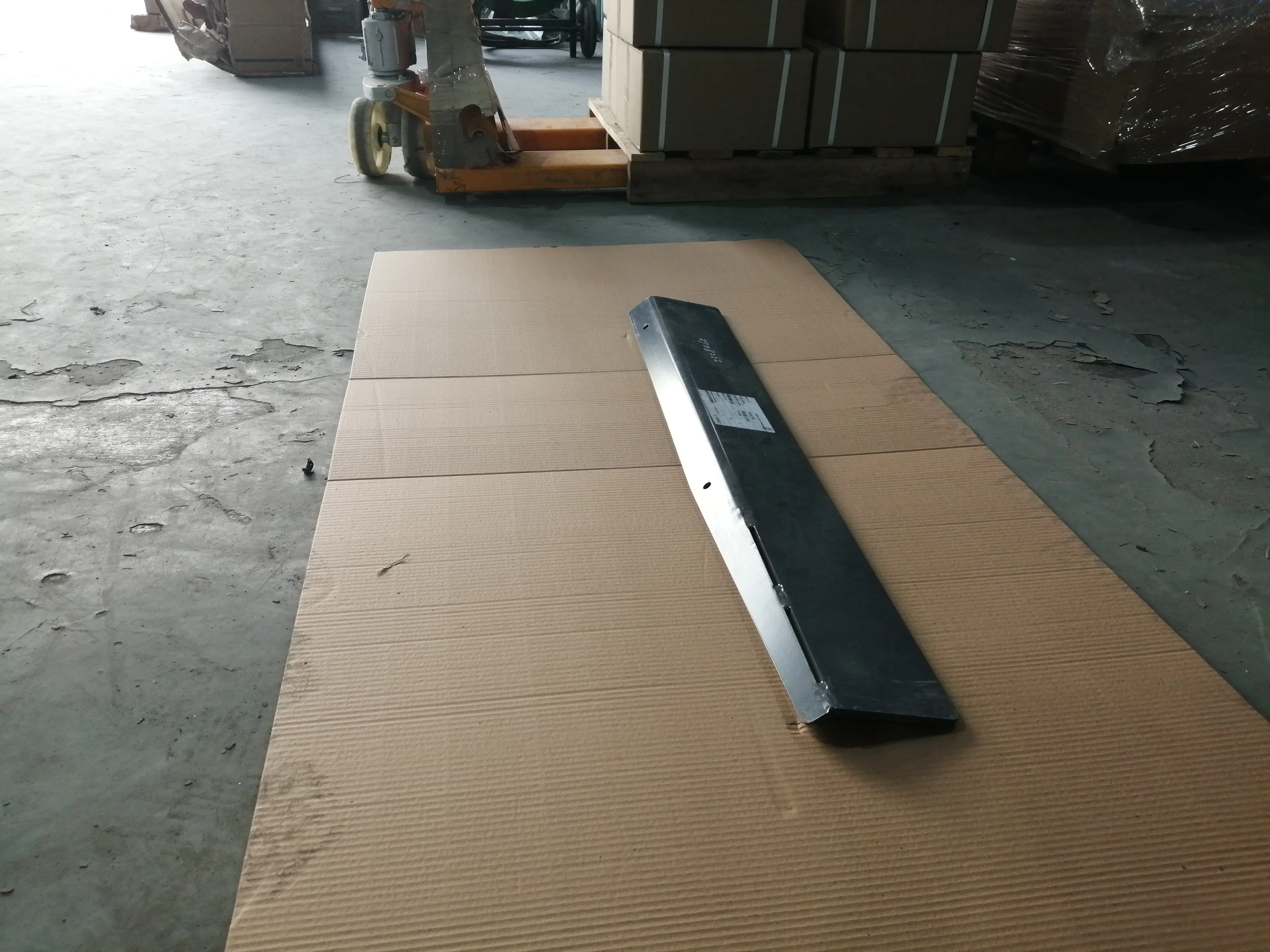 Высококачественная стандартная конвейерная система для асфальтоукладчика