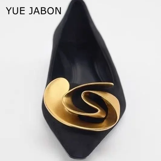 Элегантные офисные женские модельные туфли черные модные удобные на плоской