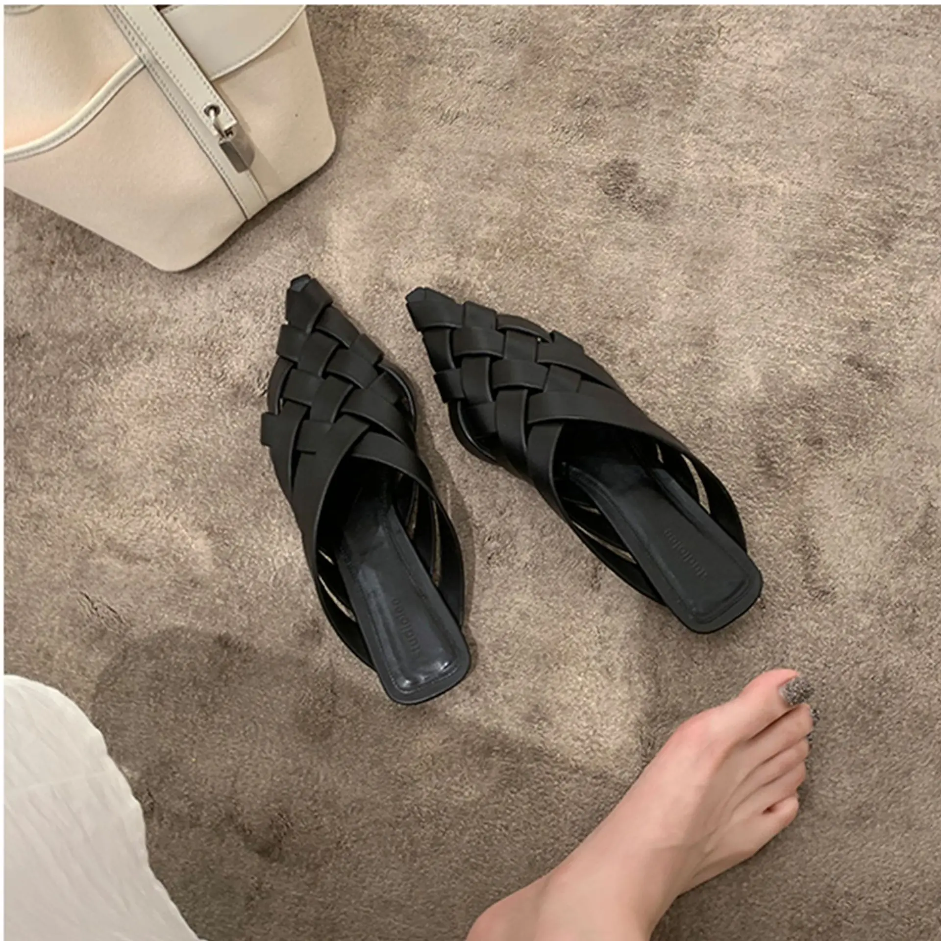 

Мюли для женщин 2023 женские тапочки с острым носком женский чехол Сланцы на расширяющемся каблуке Базовая Трикотажная резиновая ткань