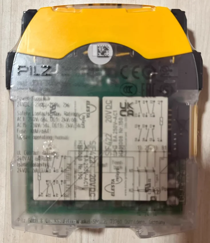 772142 PNOZ m EF 8DI4DO Совершенно новые реле безопасности быстрая доставка