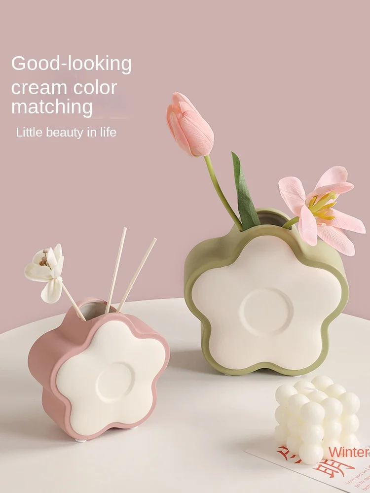 

European Cartoon Flower Shape Ceramic Vase Table Flower Arrangement Container Porcelain Flower Vase Living Room Desktop Decor