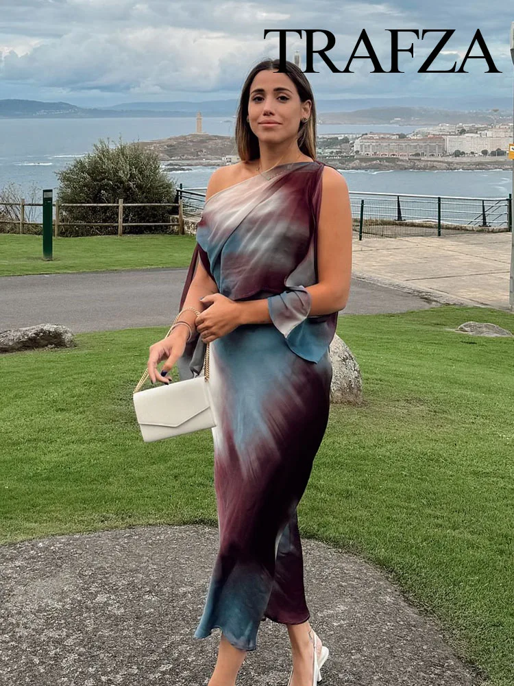 Женское платье с длинным рукавом и вырезом лодочкой шелковой текстурой