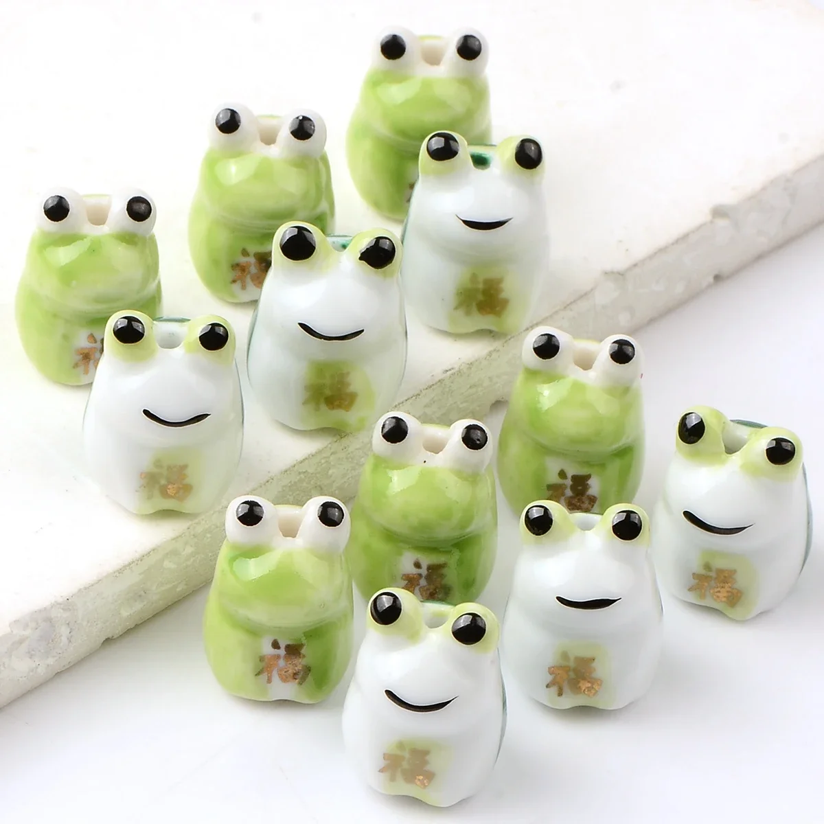 Керамические бусины лягушки 2 шт