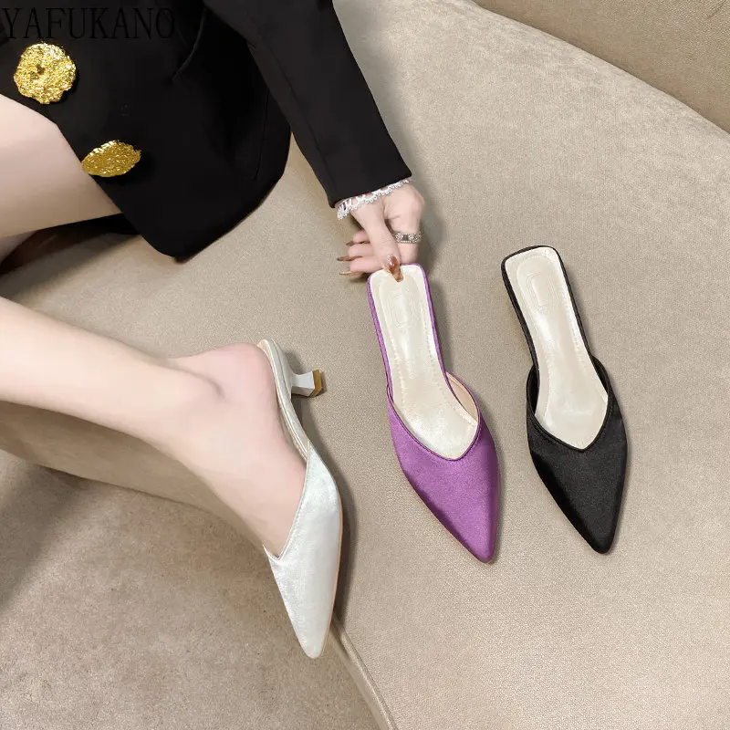 

Шлепанцы женские на среднем каблуке, сланцы, заостренный носок, французские сандалии на шпильке, большие размеры 41 42